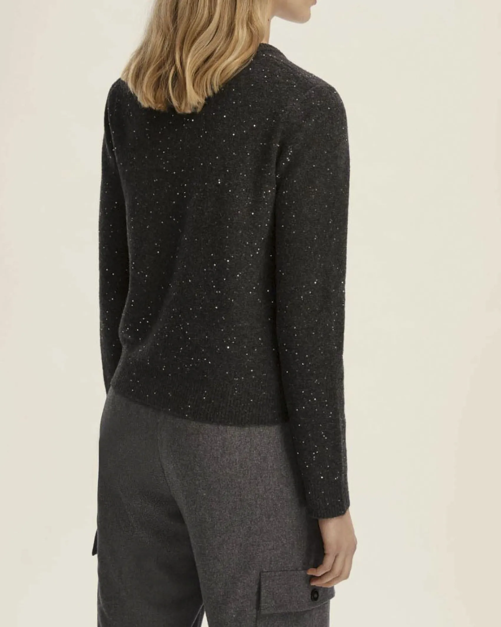 Maglia girocollo grigio antracite Emme Marella in misto lana rasata con paillettes applicate all over