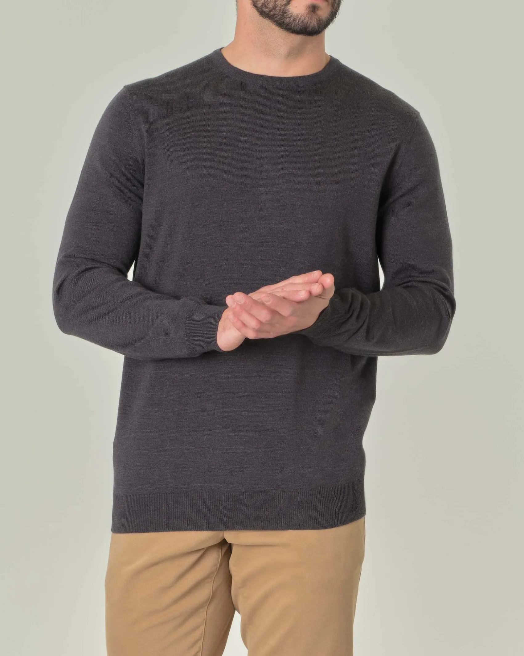 Maglia girocollo Pellizzari grigio antracite in pura lana merino