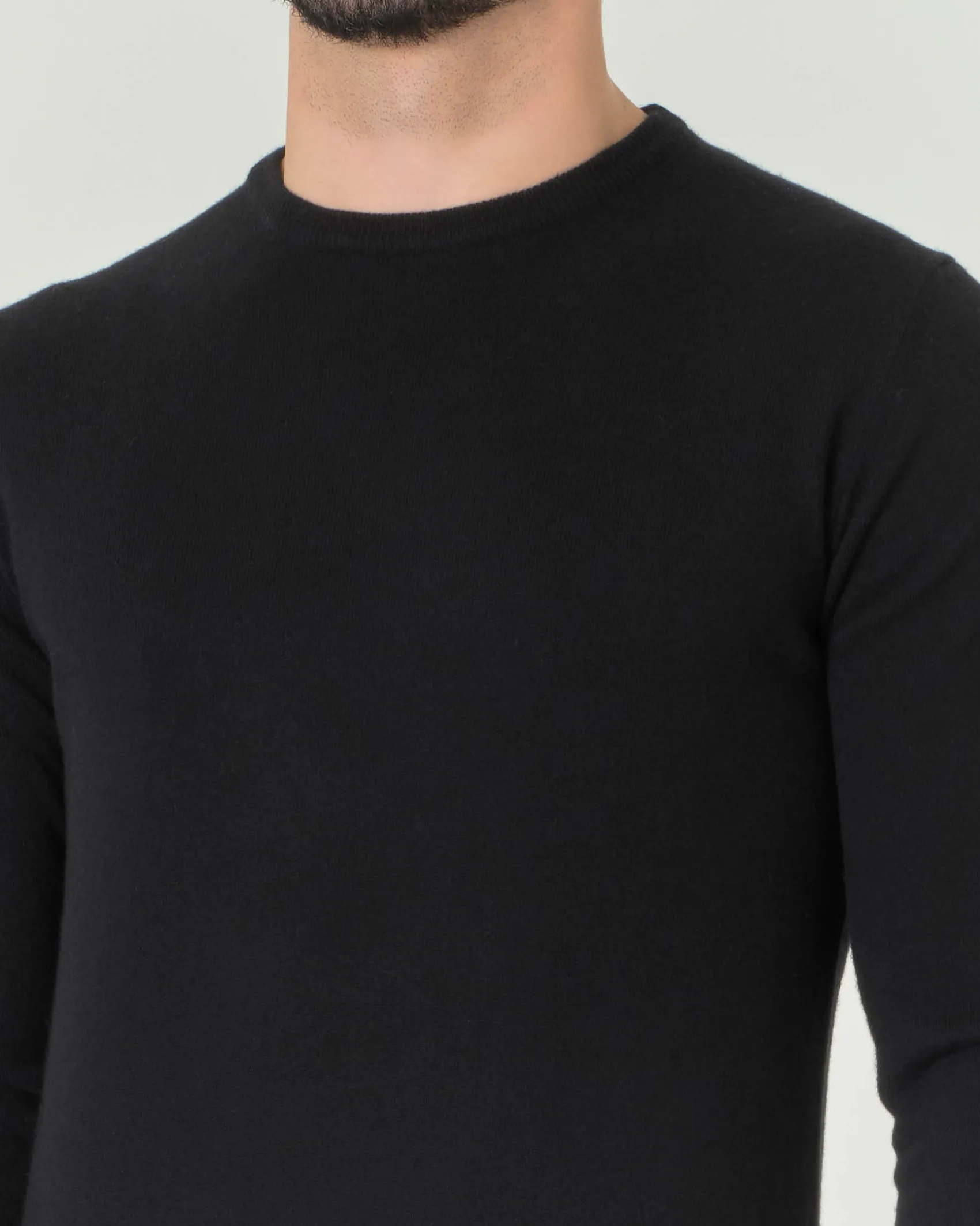 Maglia girocollo Pellizzari nera in misto lana e cachemire finezza 12