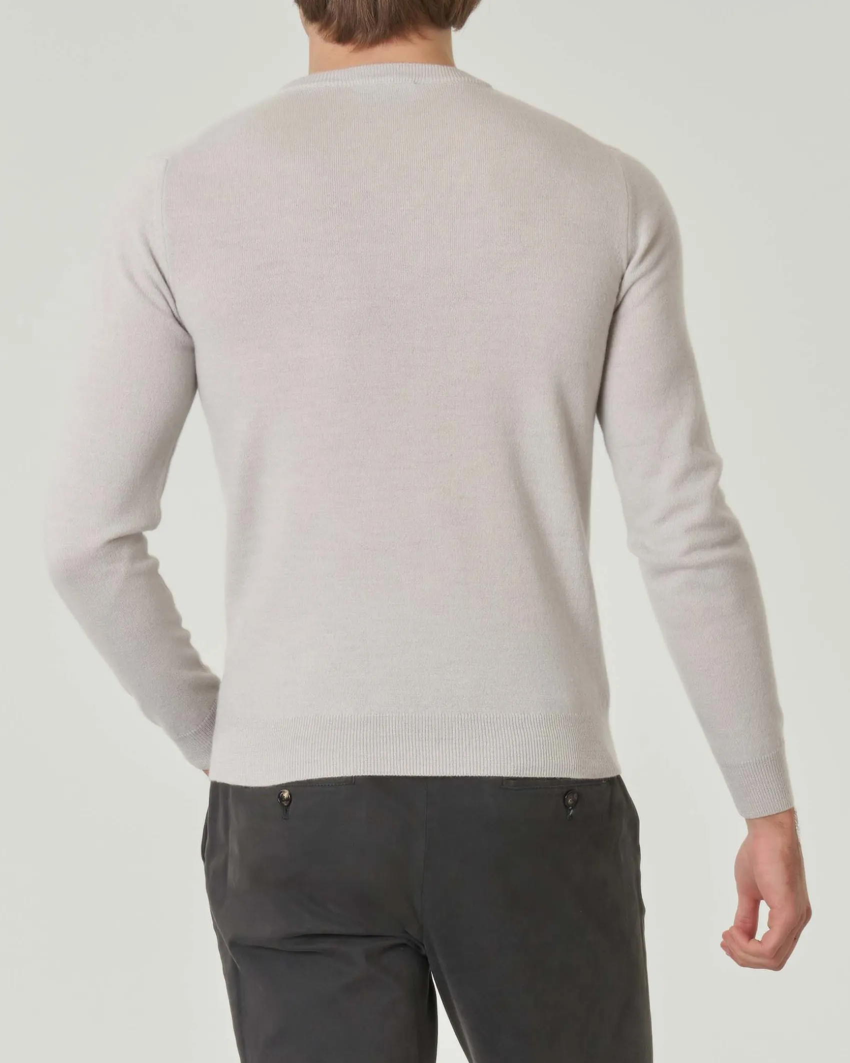Maglia girocollo Pellizzari color cenere in misto lana e cachemire finezza 12