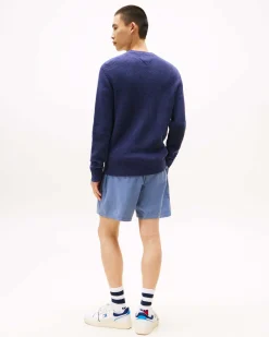 Maglia girocollo Tommy Jeans blu indaco in puro cotone a costa inglese con logo flag piccolo ricamato sul petto