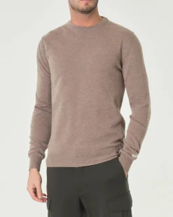 Maglia girocollo Woolrich color noce in lambswool di pura lana con logo ricamato sul polso