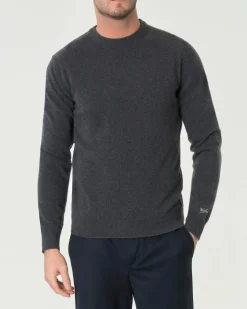 Maglia girocollo Woolrich antracite in lambswool di pura lana con logo ricamato sul polso