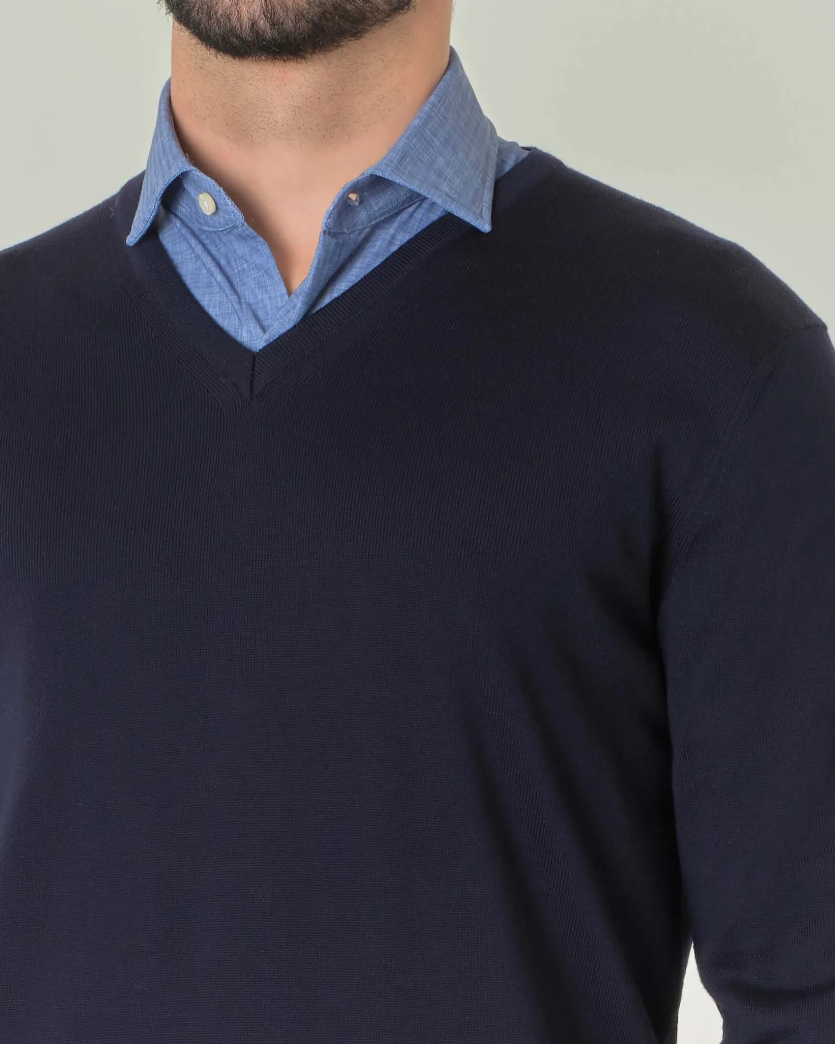 Maglia Pellizzari con scollo a V blu navy in pura lana merino