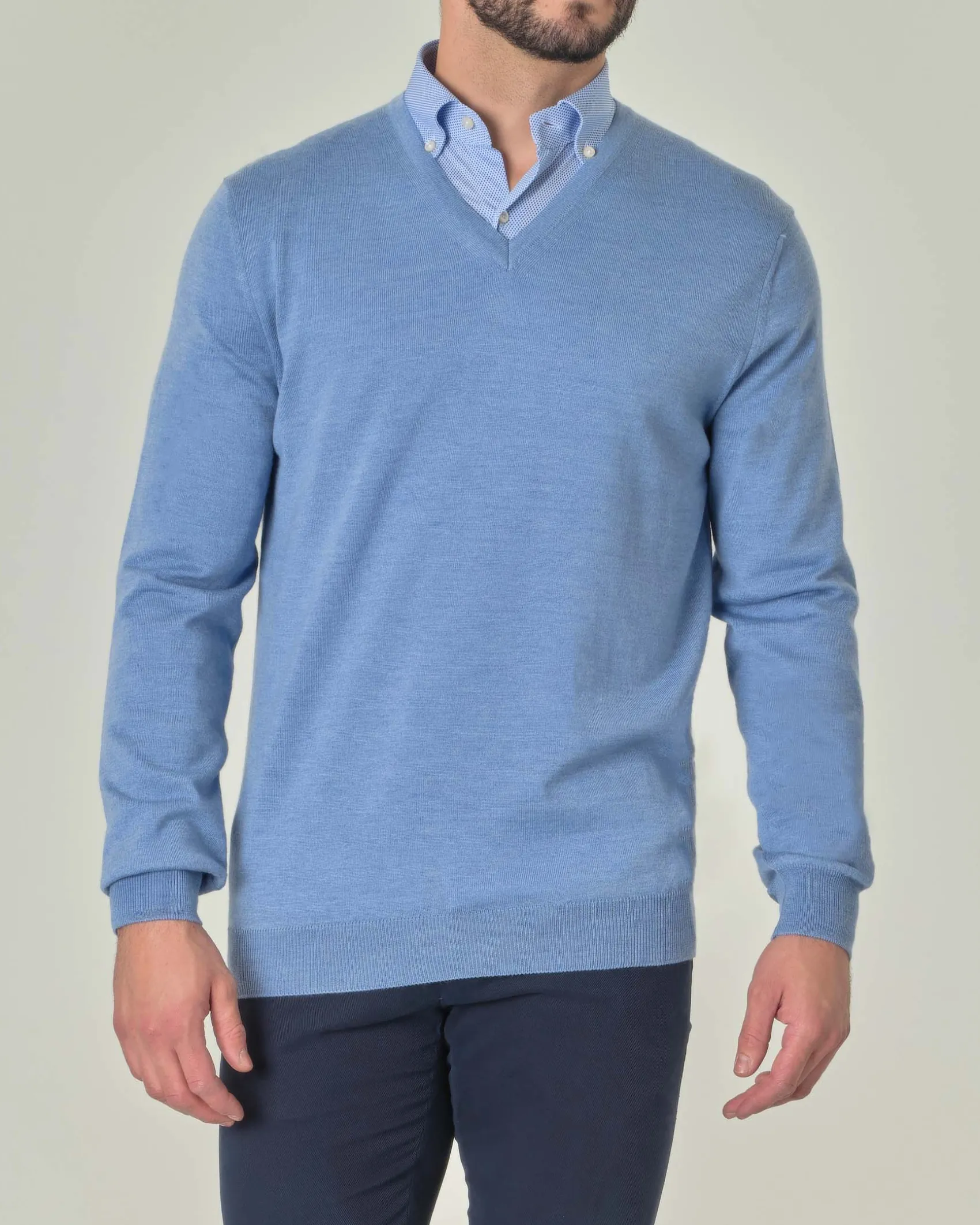 Maglia Pellizzari con scollo a V azzurra in pura lana merino