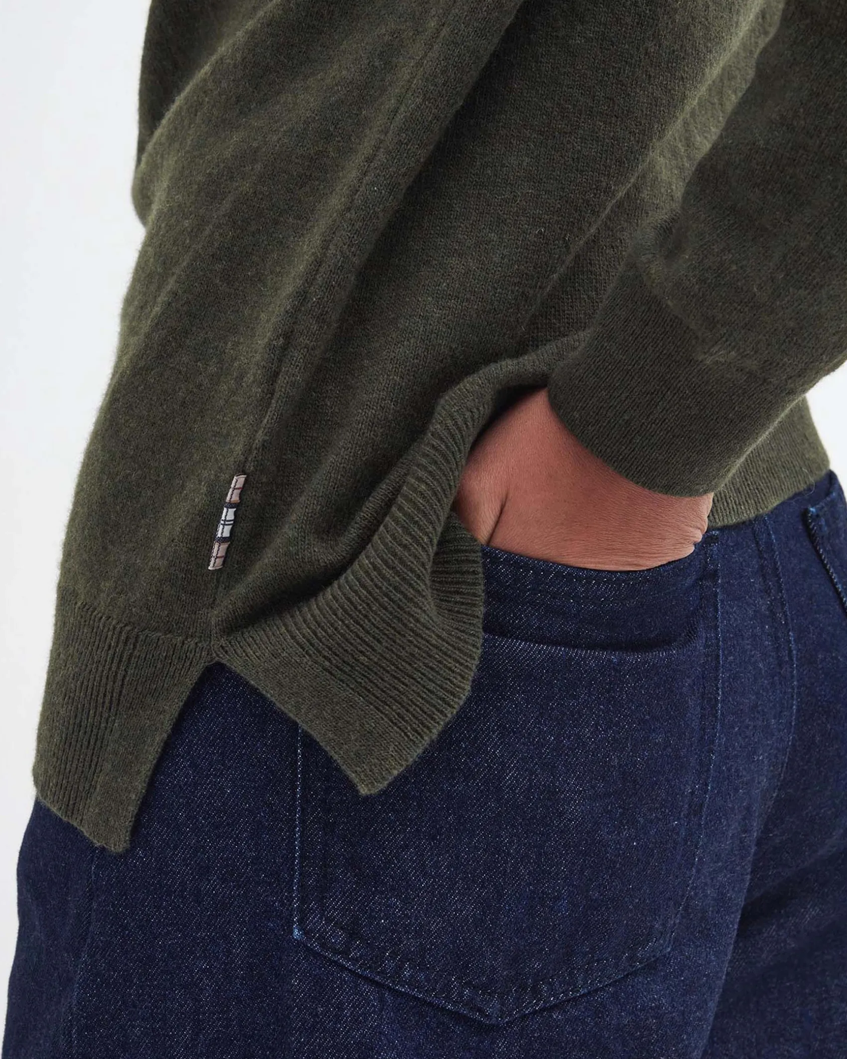 Maglia Pendle Barbour verde in lana e cotone con scollo a giro e toppe sui gomiti a fantasia tartan a contrasto