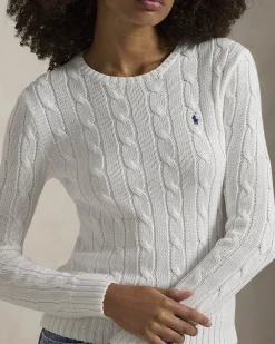 Maglioncino bianco in cotone lavorazione a trecce con logo blu ricamato sul petto
