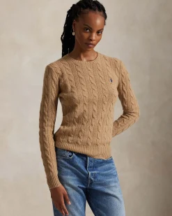 Maglioncino color cammello melange Polo Ralph Lauren in lana e cashmere a trecce con scollo a giro e logo ricamato sul petto