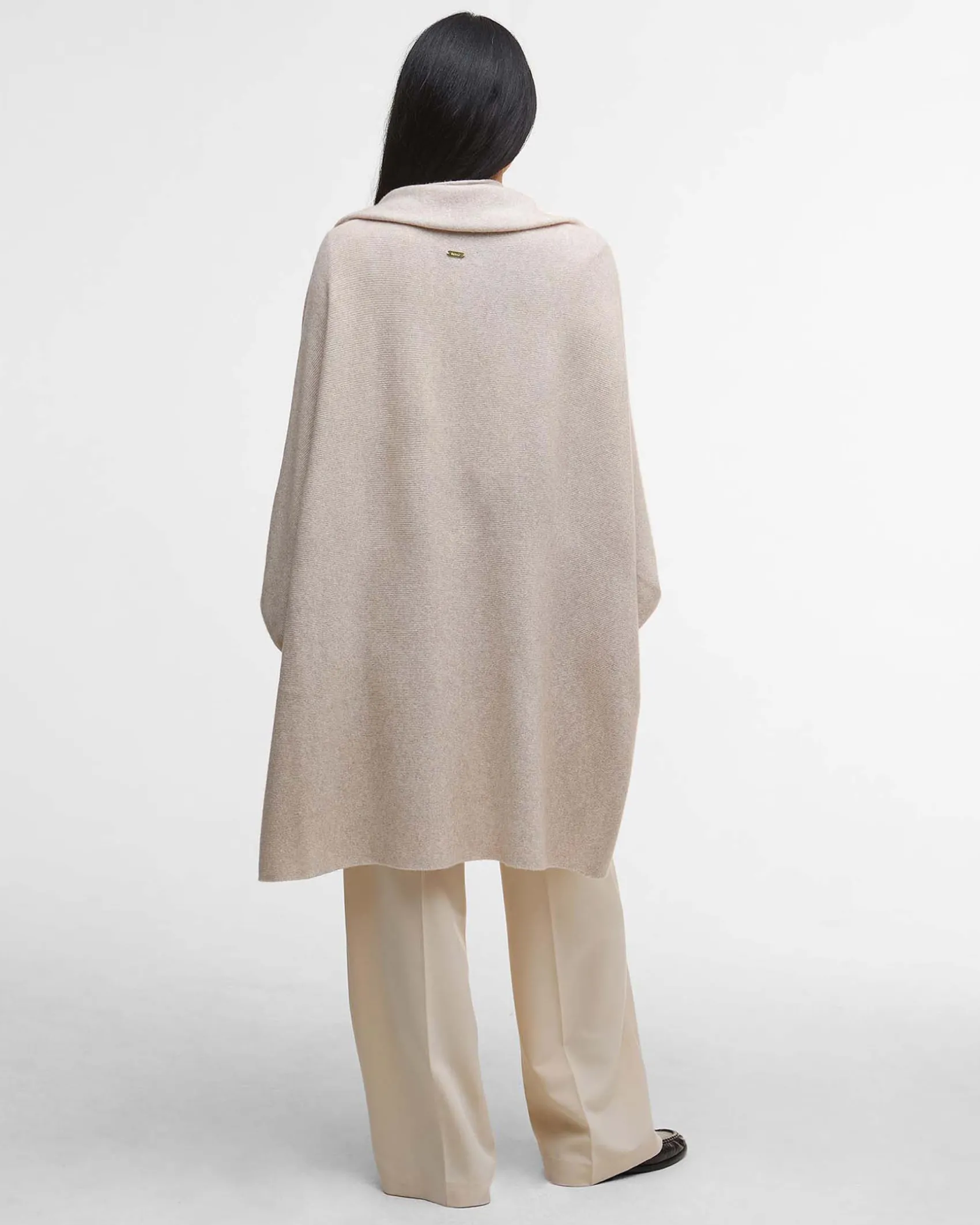 Mantella Barbour Tabitha beige in lana e viscoa con frange al fondo