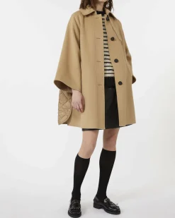 Mantella color cammello Weekend Max Mara in doppio drap di pura lana con restro imbottito e trapuntato