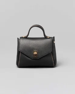 Mini bag Visonà nera in pelle martellata con impunture e patta di chiusura