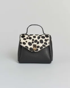 Mini bag Visonà vera in pelle martellata con impunture e patta di chiusura in cavallino effetto dalmata
