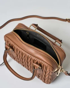 Mini bauletto Hlo! color cuoio in pelle con motivo trapuntato chevron sul davanti