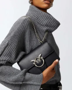 Mini Classic Love Bag one Simply in pelle liscia nera con fibbia argento Love Birds e tracolla a catena regolabile