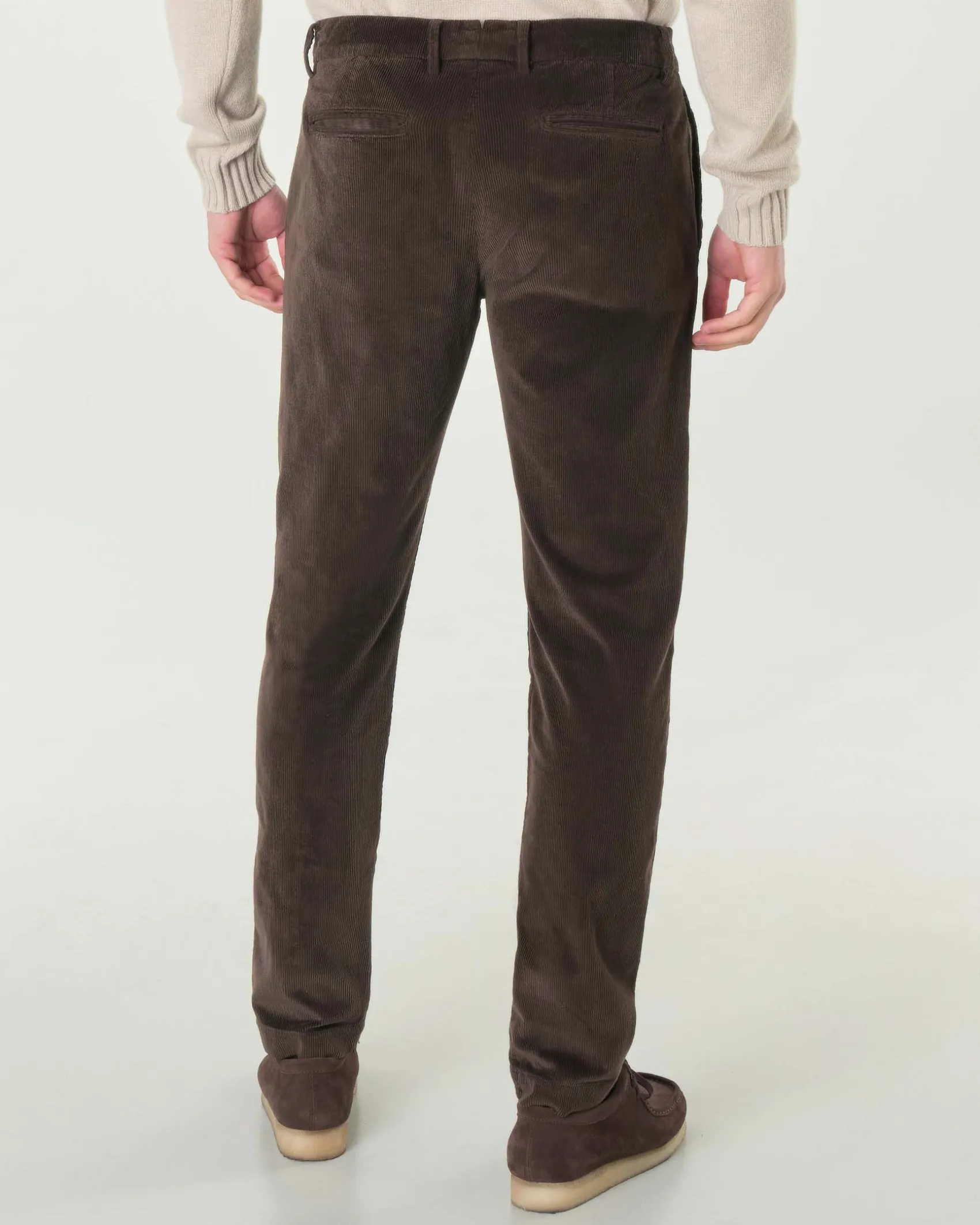 Pantalone chino Ashki.i marrone in velluto di misto cotone e modal stretch