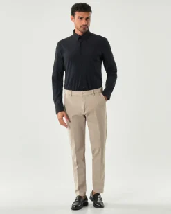 Pantalone chino Boss Kaiton beige in twill di cotone stretch