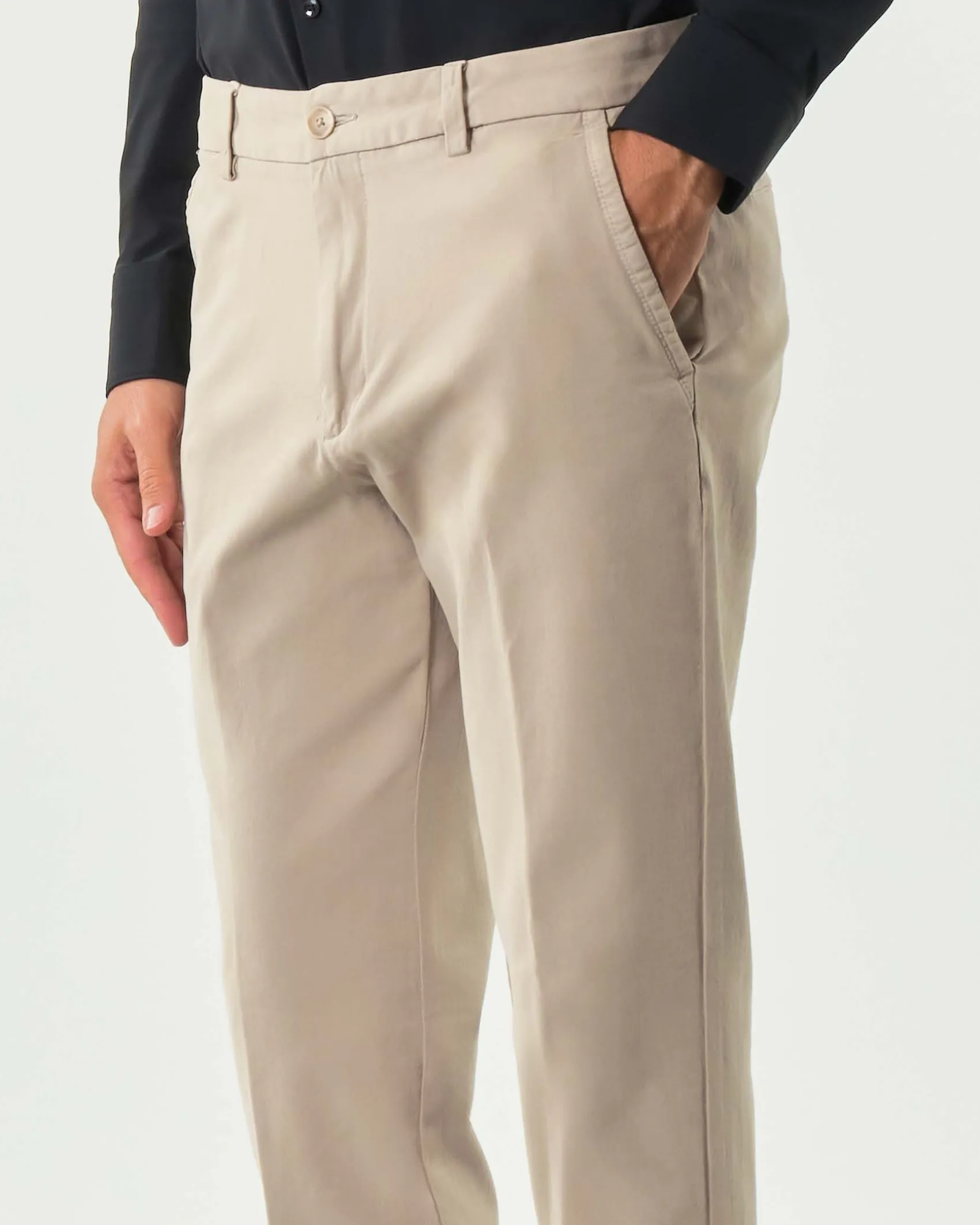 Pantalone chino Boss Kaiton beige in twill di cotone stretch