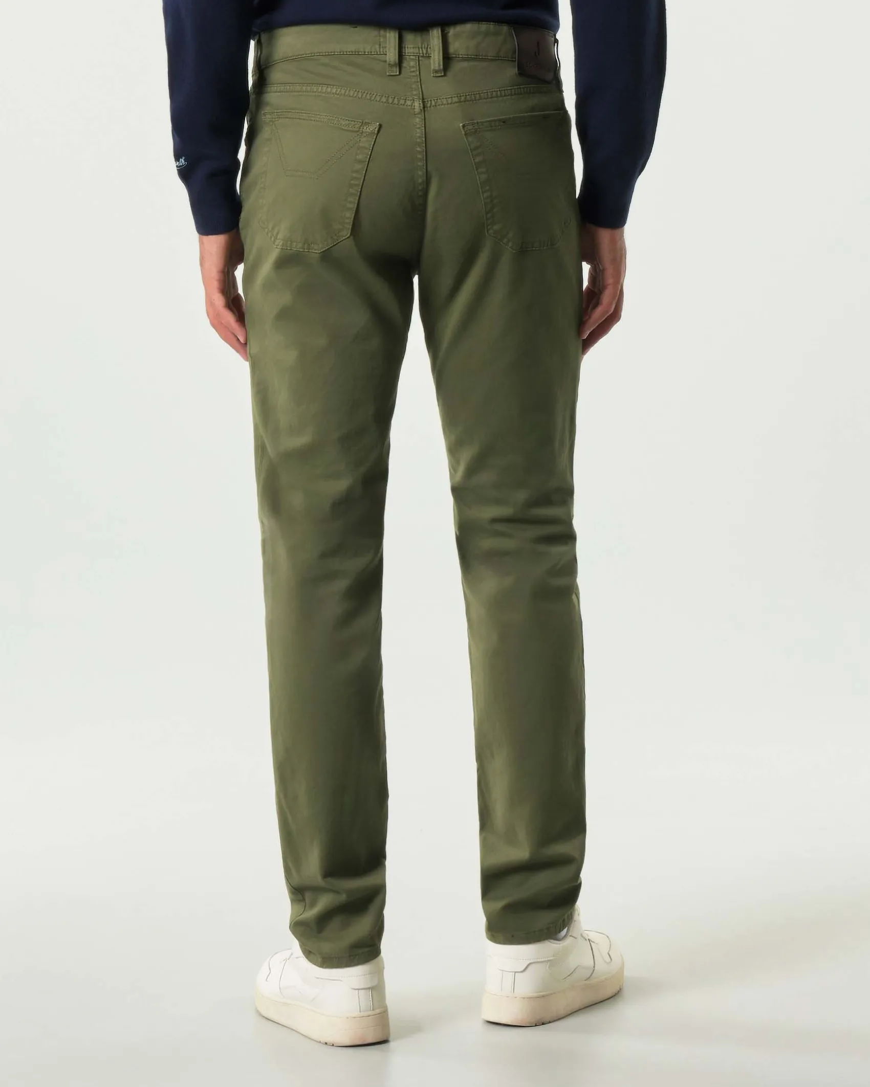 Pantalone cinque tasche Jeckerson verde militare modello John in gabardina di cotone stretch con toppa