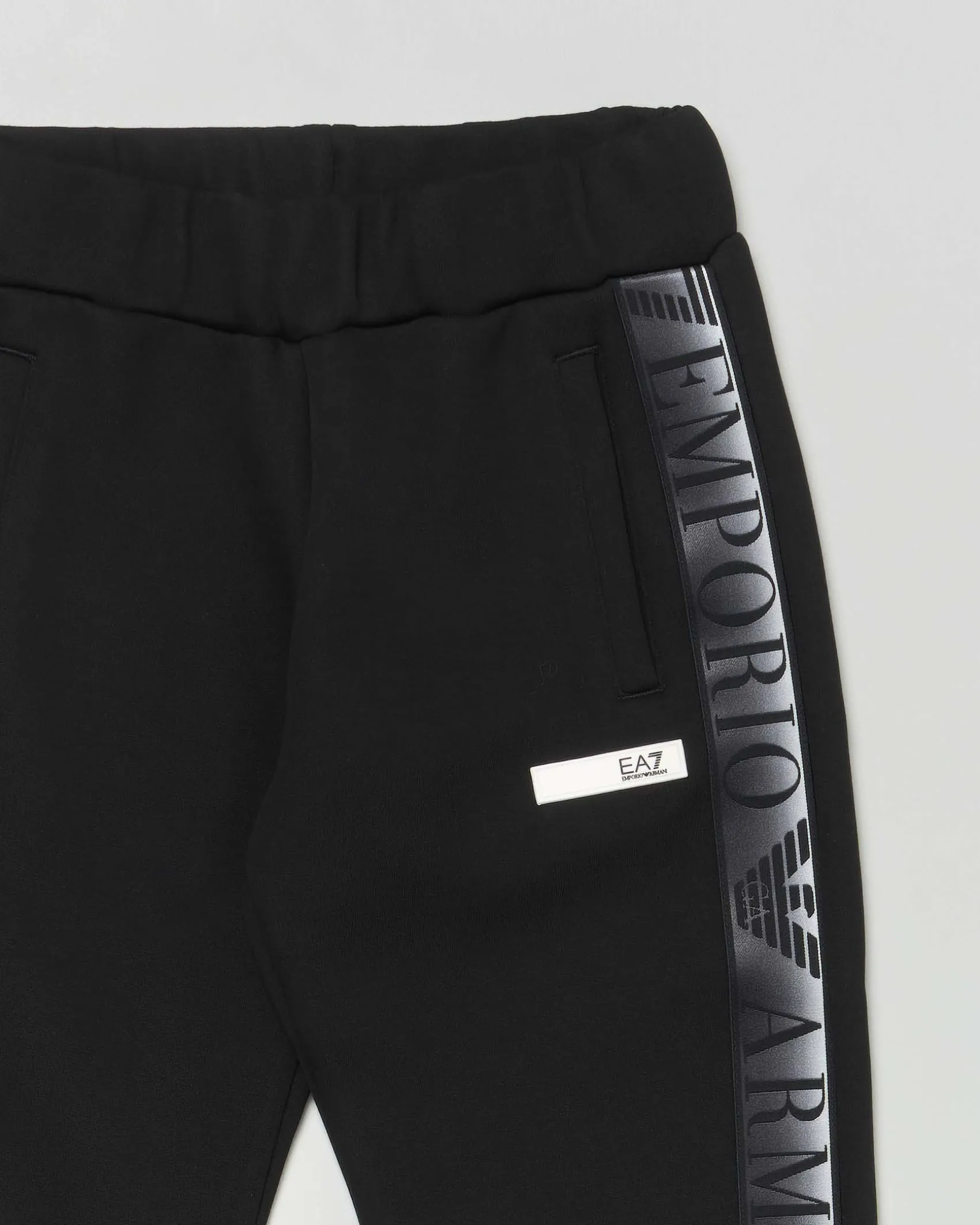 Pantalone jogger EA7 nero in neoprene modello natural venus con bande logo