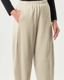 Pantaloni a pallocino Jurerê color gesso in tricot di misto viscosa stretch con elastico inserito in vita