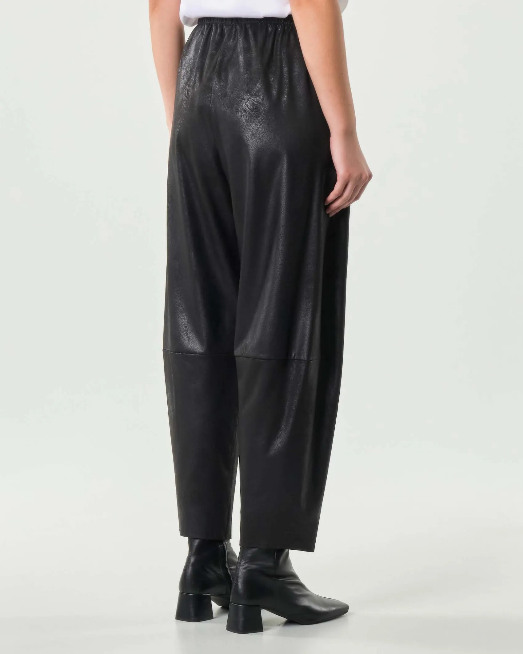 Pantaloni a pallocino neri Jurerê in tessuto spalmato stretch effetto cangiante con elastico inserito in vita
