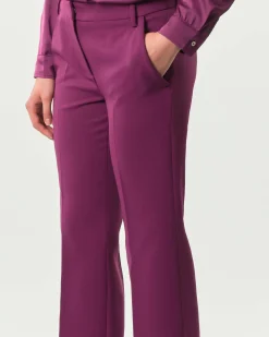 Pantaloni alla caviglia color ciclamino Emme Marella in tessuto diagonale stretch dalla linea a trombetta