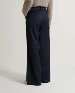 Pantaloni blu Woolrich in tela di misto lana e viscosa con pinces in vita