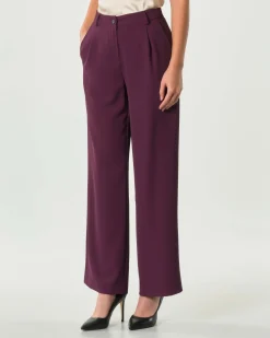 Pantaloni bordeaux Hlo! in crèpe effetto fluido con pinces in vita