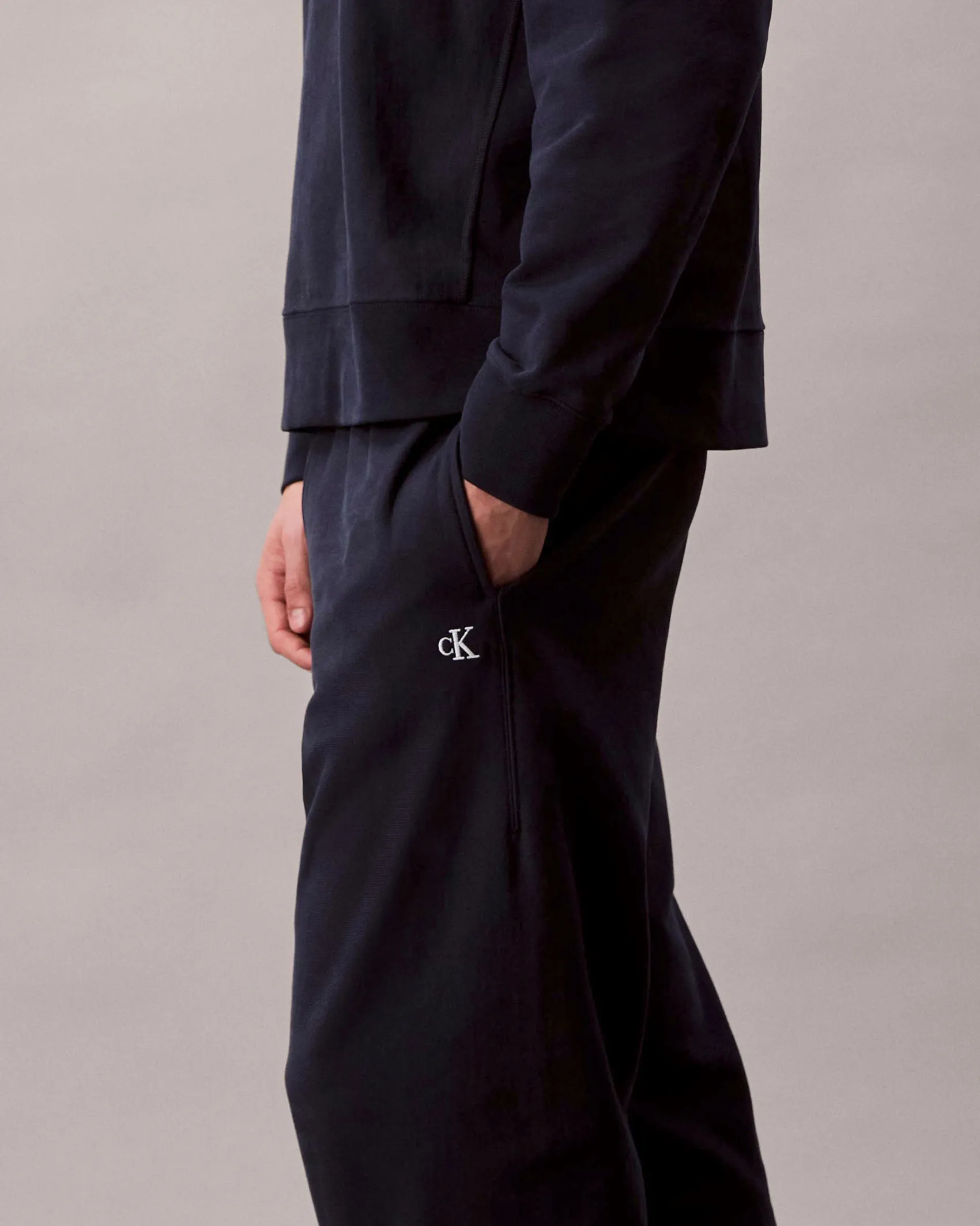 Pantaloni Calvin Klein Jeans blu in felpa di misto cotone