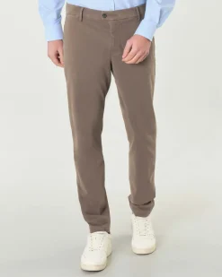 Pantaloni chino Ashki.i color fango in misto cotone e modal stretch