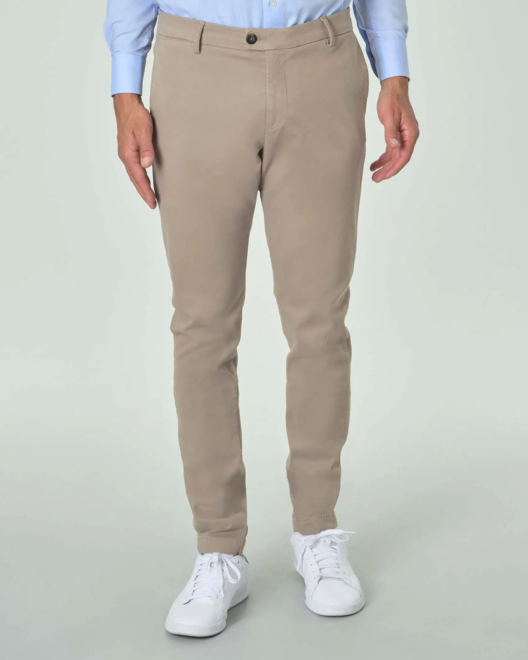 Pantaloni chino Ashki.i sabbia in misto cotone e modal stretch