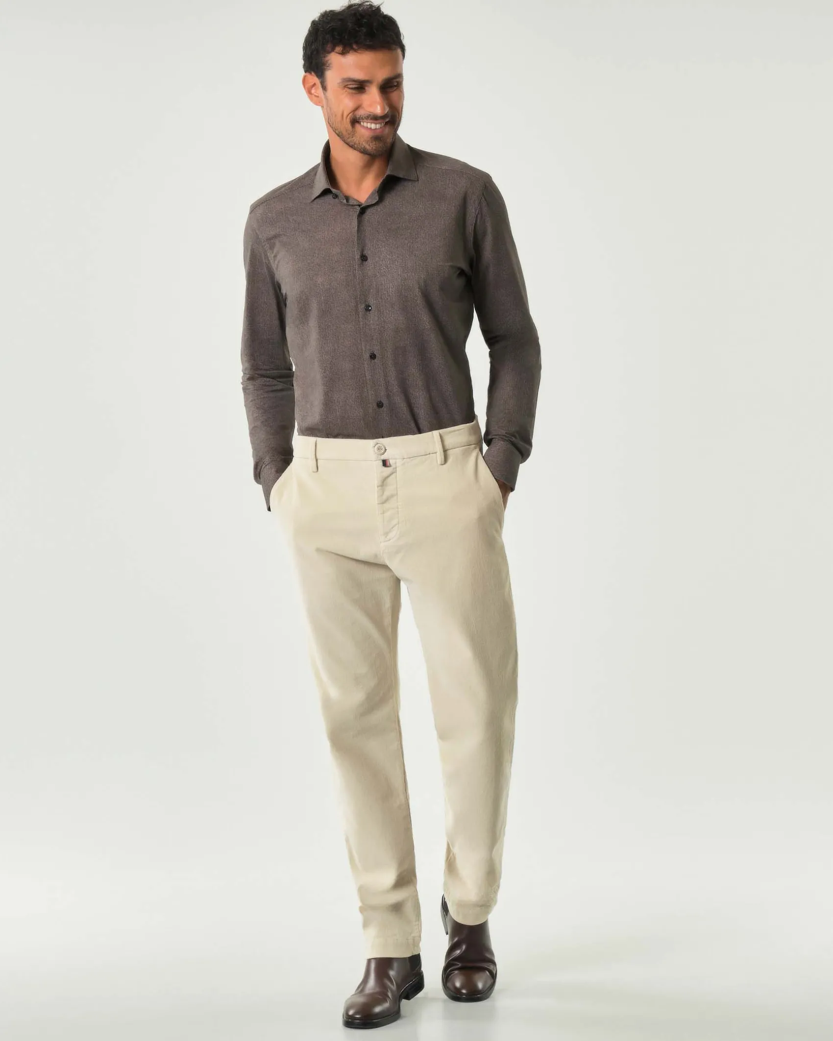 Pantaloni chino Gray slim-fit color panna in velluto di cotone stretch