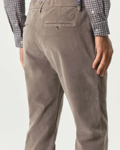 Pantaloni chino Gray slim-fit color fango in velluto di cotone stretch