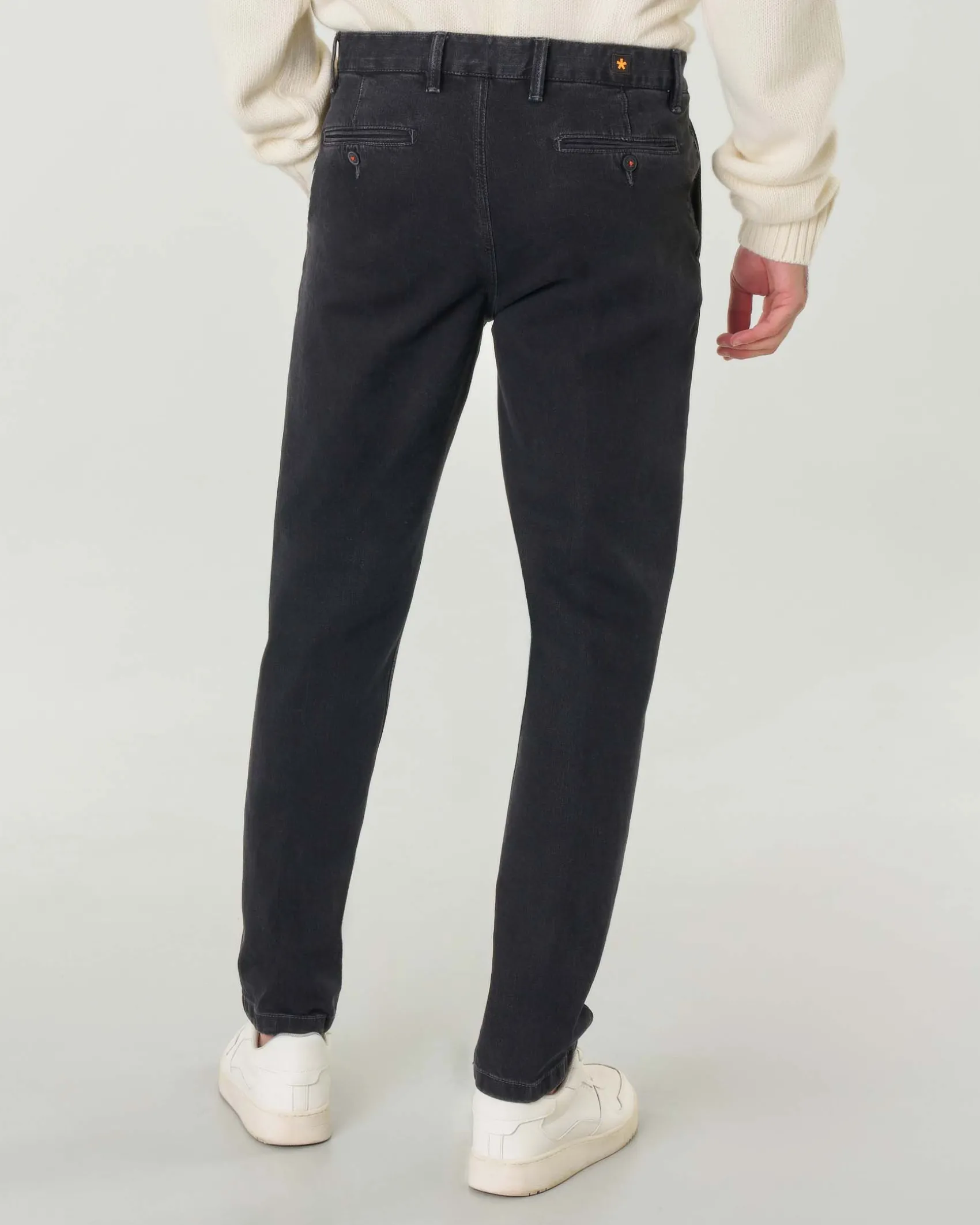 Pantaloni chino My Stuff carrot-fit in bull di cotone stretch lavaggio nero stone washed