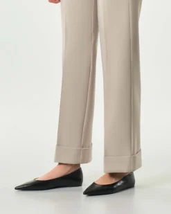 Pantaloni color sabbia Emme Marella in tessuto doppio stretch di misto viscosa dalla linea dritta con risvolto al fondo