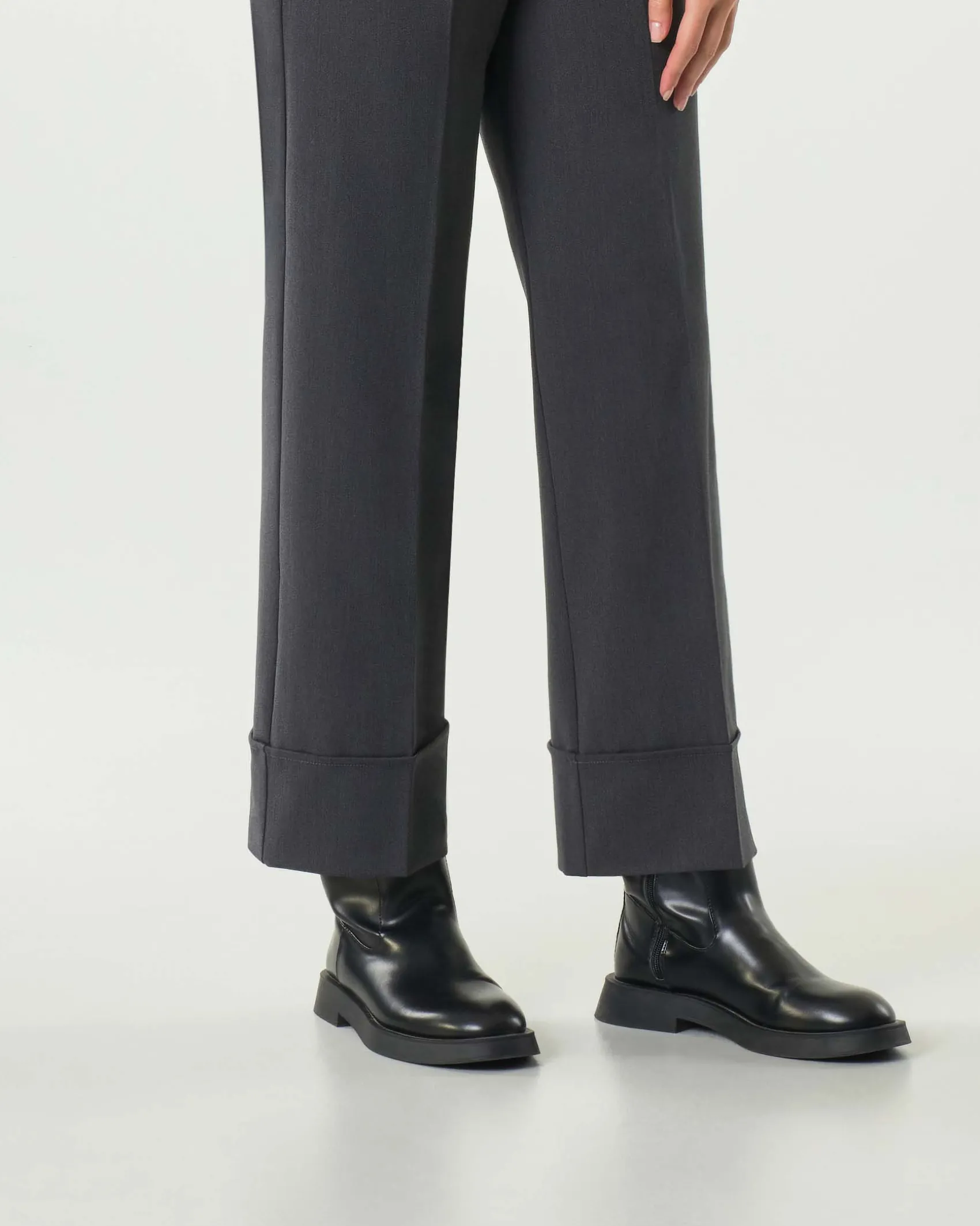 Pantaloni grigi alla caviglia Emme Marella con risvolto al fondo