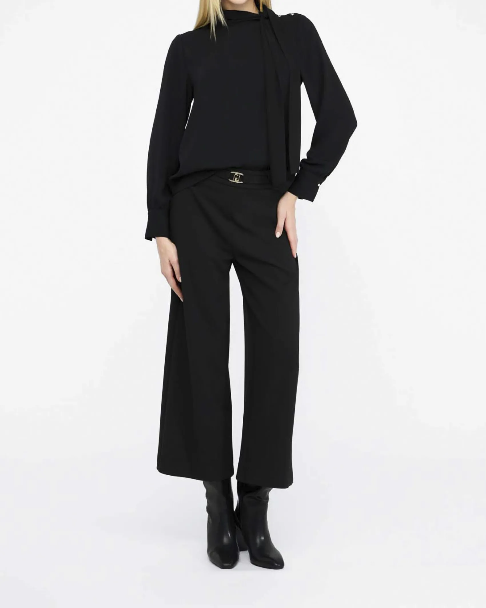 Pantaloni Liu Jo Jeans neri in punto milano con vita alta flare