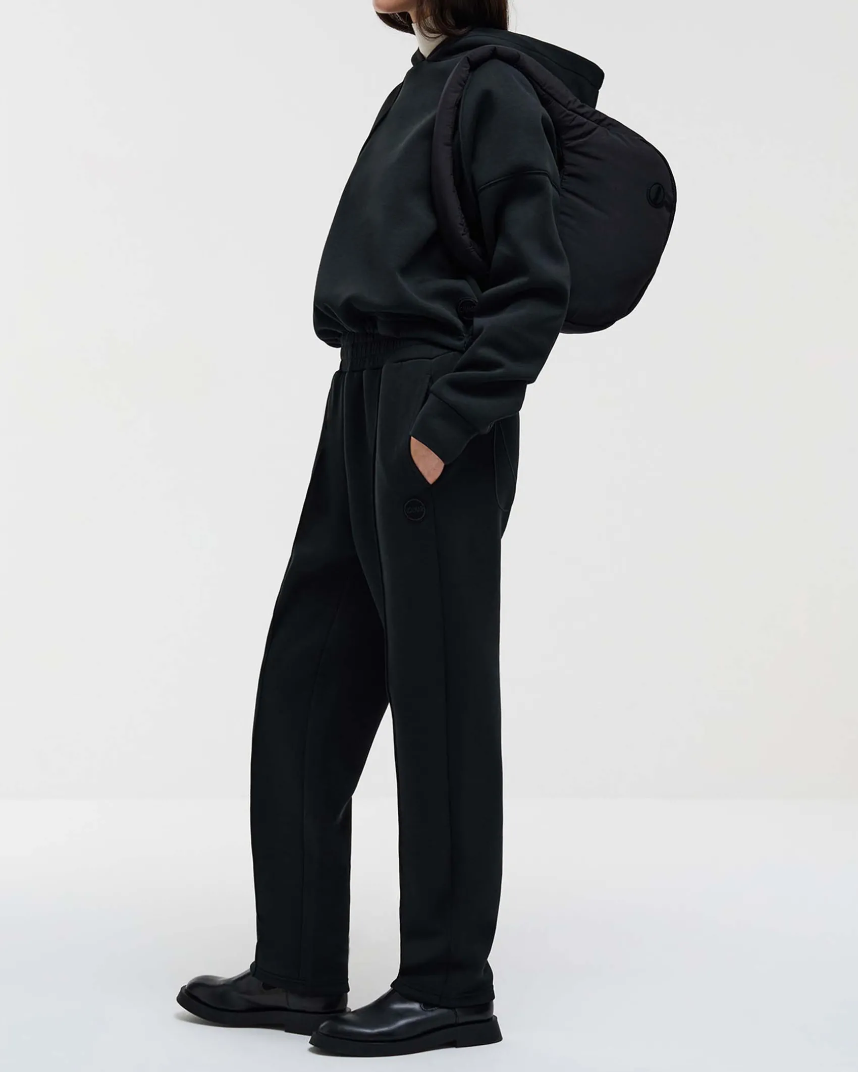 Pantaloni neri Colmar Originals in misto cotone effetto neoprene con elastico inserito in vita