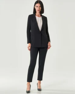Pantaloni neri Hlo! in crèpe dalla linea slim con bottone di chiusura rivestito in tessuto abbinato