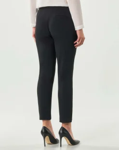 Pantaloni neri Hlo! in crèpe dalla linea slim con bottone di chiusura rivestito in tessuto abbinato