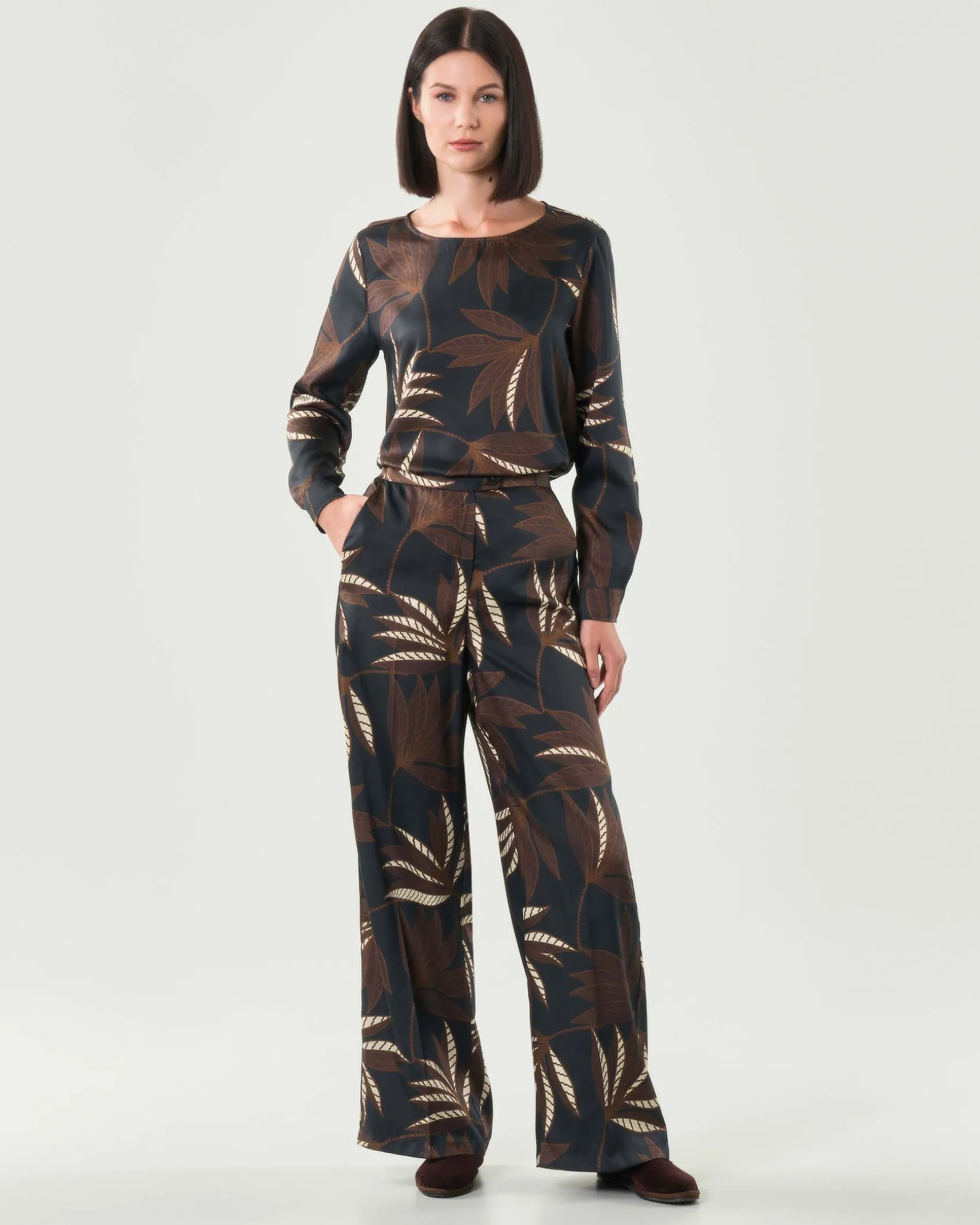 Pantaloni palazzo blu Emme Marella a fantasia ramage marrone in twill