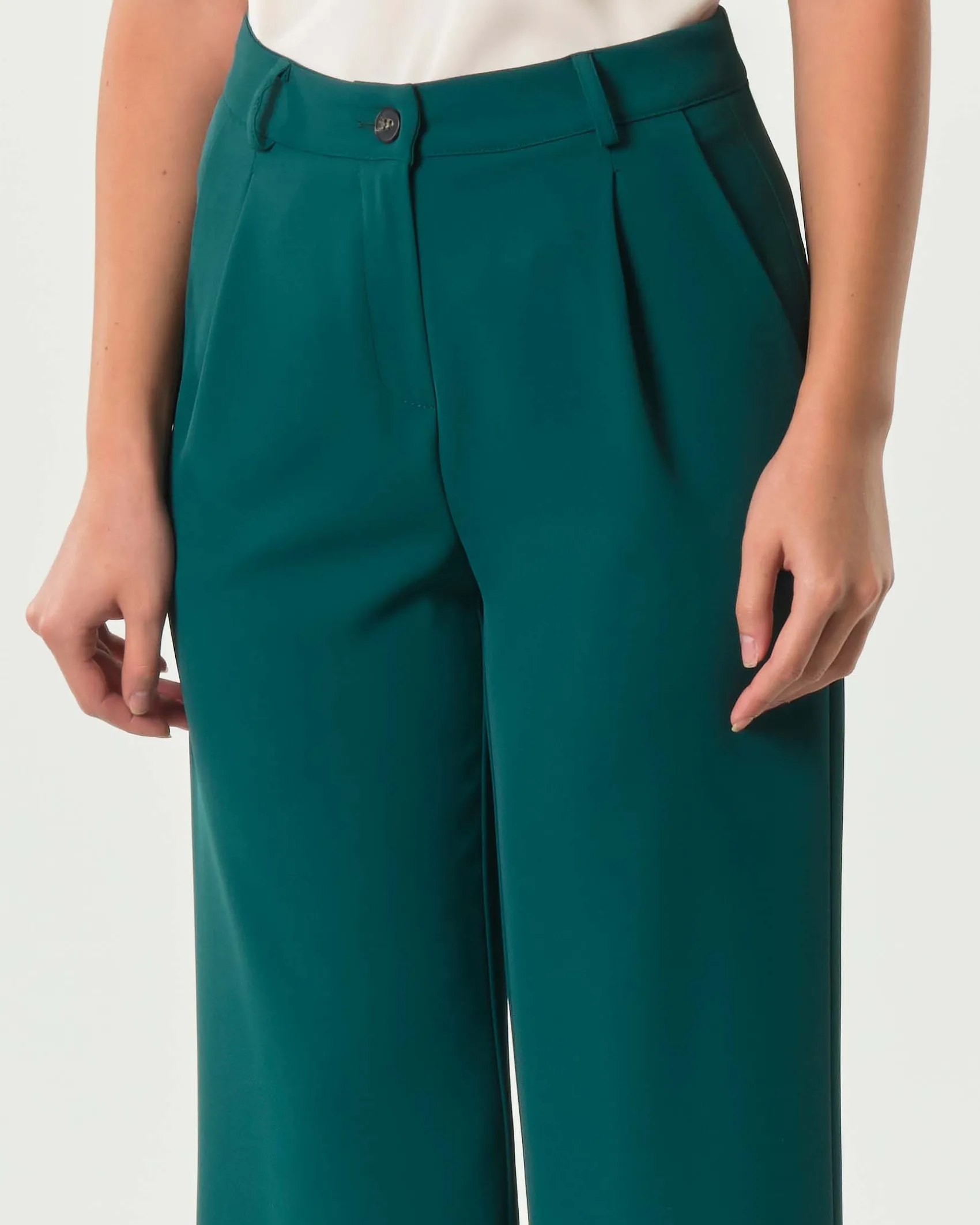 Pantaloni verdi Hlo! in crèpe effetto fluido con pinces in vita