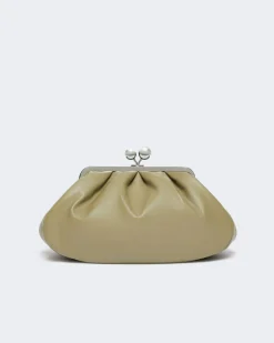 Pasticcino bag misura media Weekend Max Mara in pelle verde salvia con doppia tracolla removibile