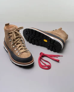 Pedula Mon Piz Lussari in pelle scamosciata color cammello con bordo nero