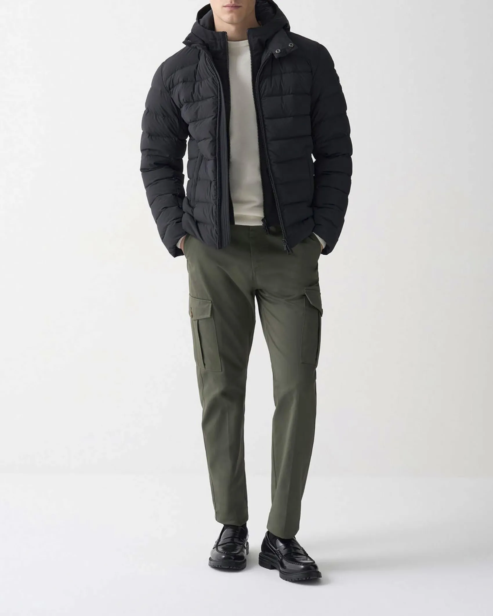 Piumino Colmar Originals nero in nylon stretch con pettorina e cappuccio staccabile