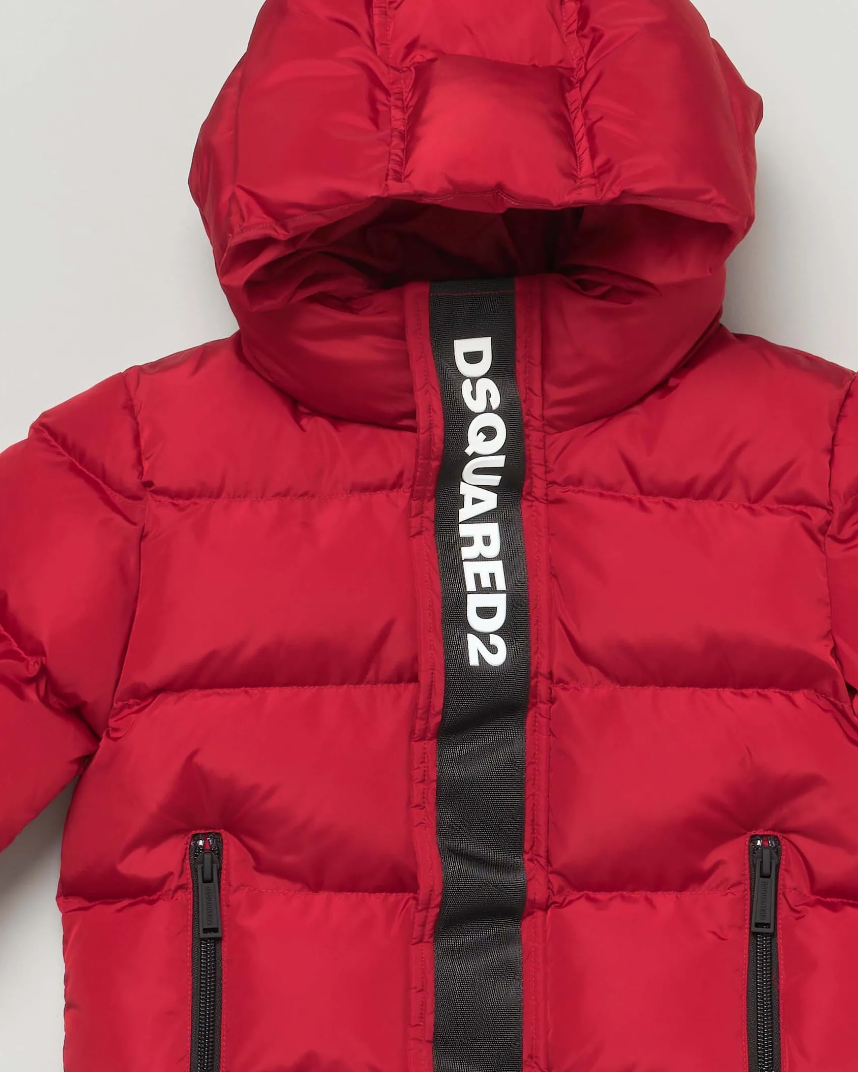Piumino Dsquared2 rosso trapuntato con cappuccio e banda logo nera