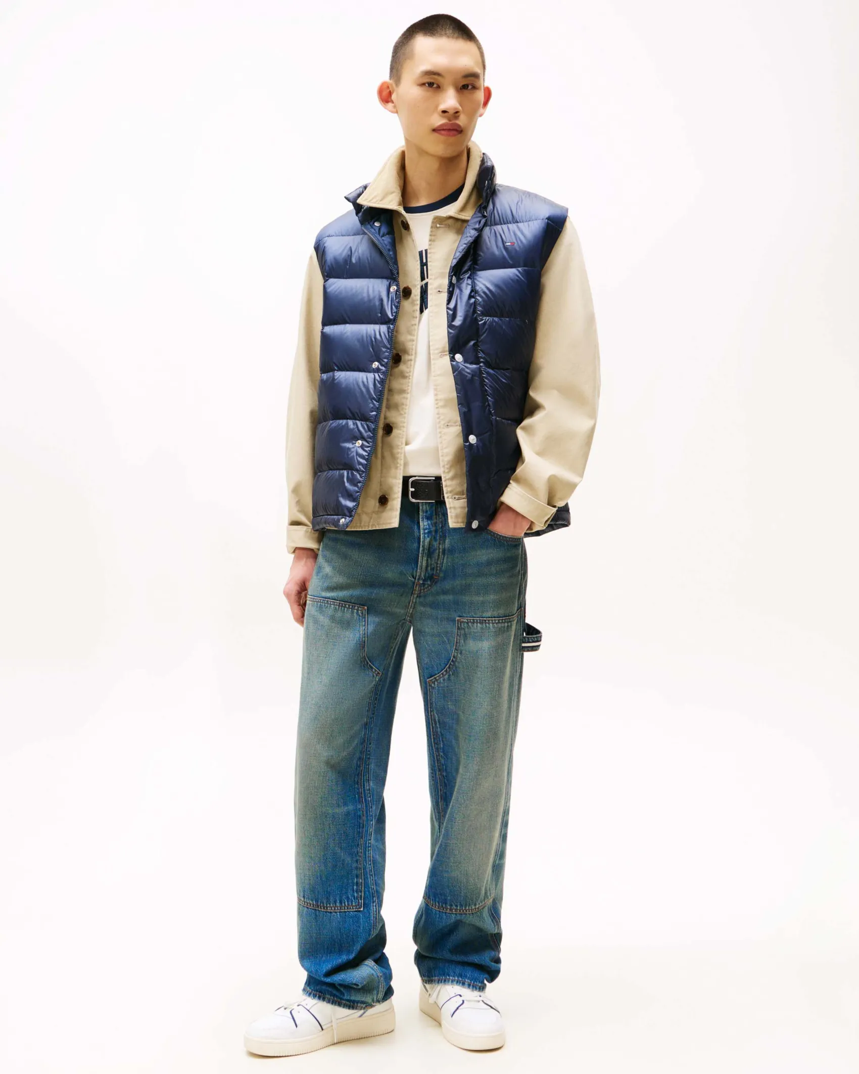 Piumino gilet Tommy Jeans blu in nylon imbottito in piuma con chiusura a bottoni