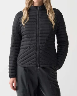 Piumino sfiancato nero Colmar Originals con imbottitura leggera in piuma naturale e colletto in piedi