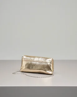 Pochette a busta in ecopelle color oro effetto laminato