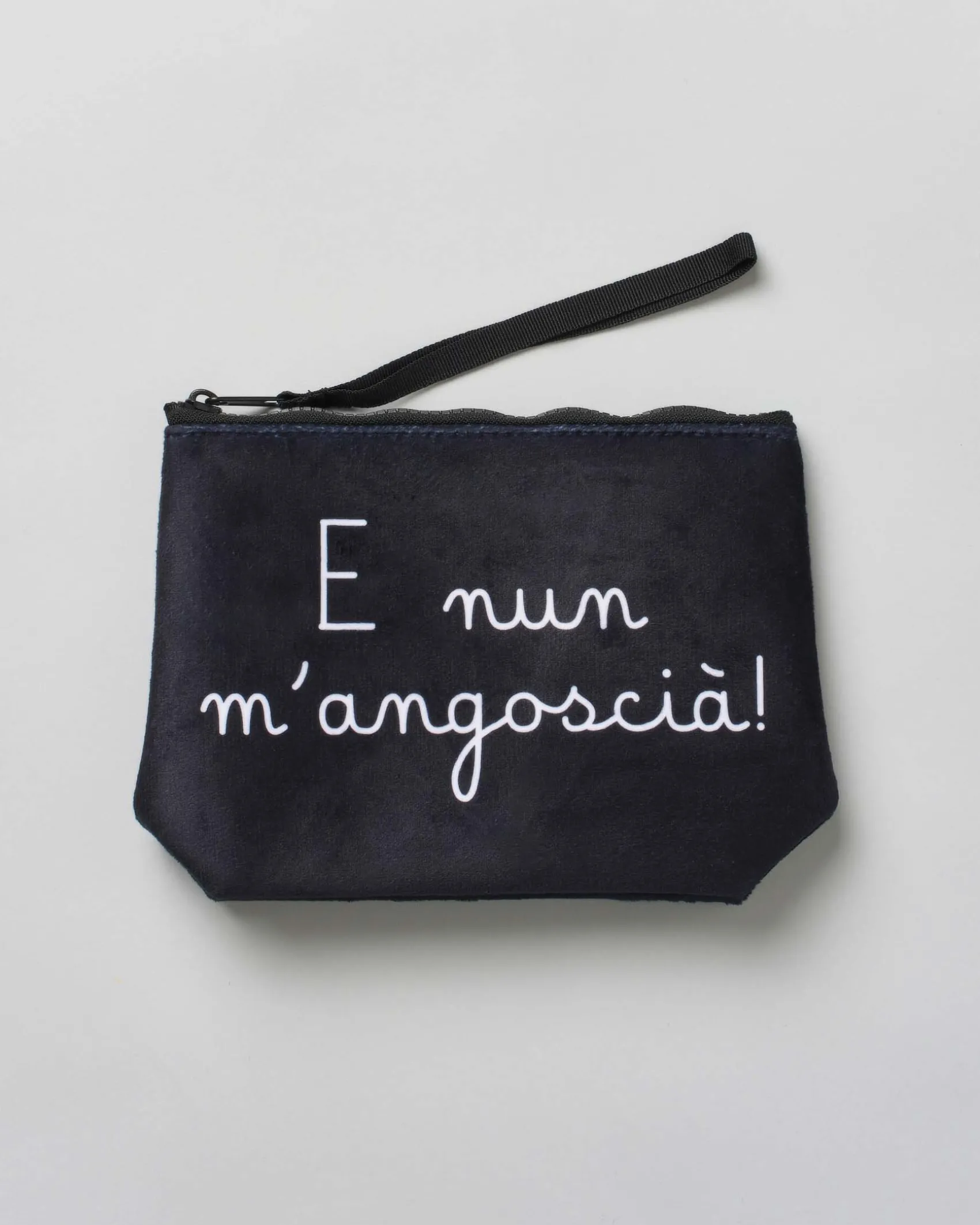 Pochette Aline nera in tessuto effetto lana con scritta E nun m'angoscià!